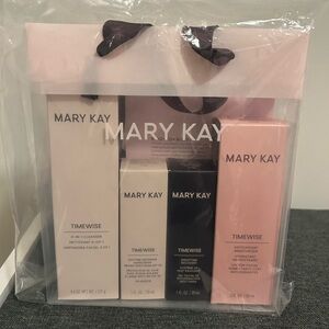Mary Kay Timewise Moisture Renewing Gel Mask in Pink